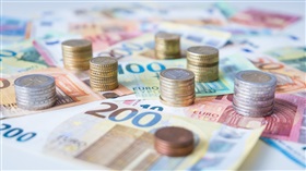 Quel est le tarif applicable aux cartes électroniques pour étrangers de moins de 12 ans ?